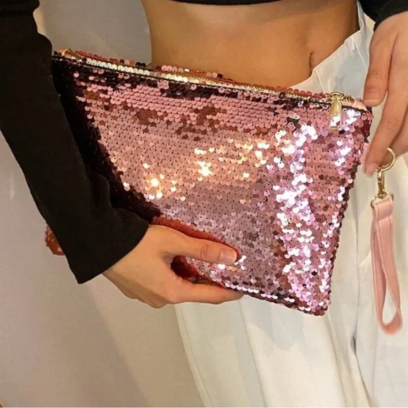 ๐ชฉ Sequins Large Clutch ๐ชฉ - Picture 1 of 8